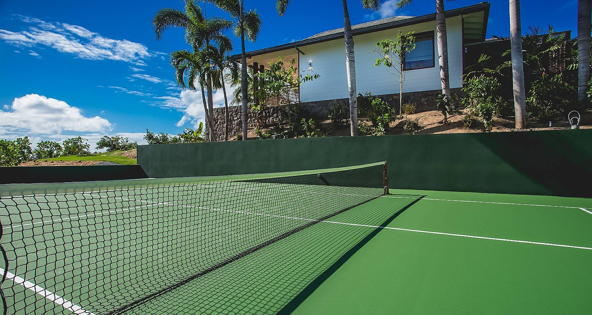 Villa Maison Blanc Bleu Tennis Court